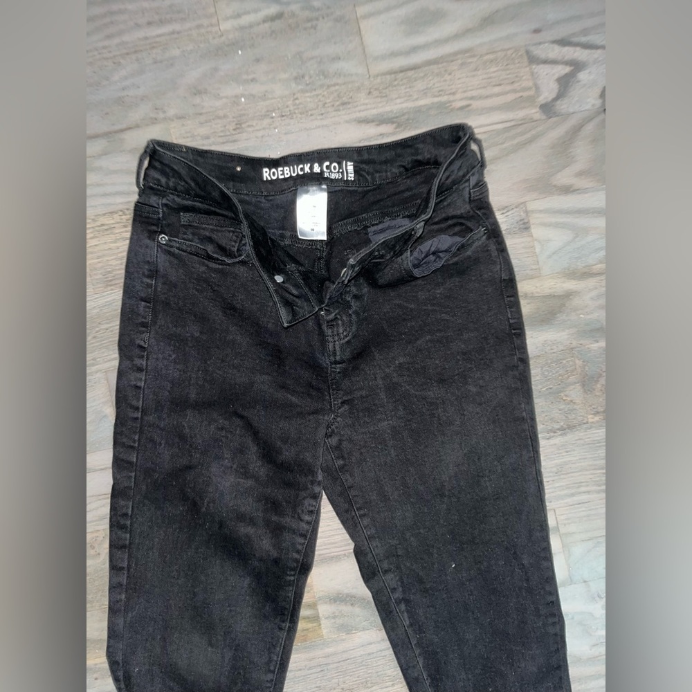 Roebuck & Co Skinny jeans black. Size 10 NEW